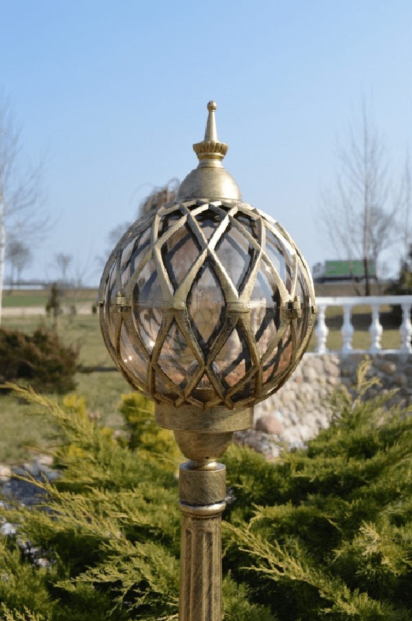 słupek-ogrodowy-stojący-jednopunktowy-patyna-KULA-SIRIUS-2